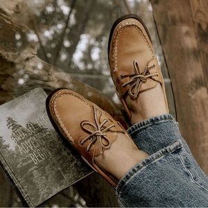 Sperry Boat Shoe (Woman’s size 7)